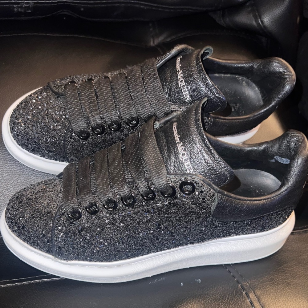 AUTHENTIC WOMENS ALEXANDER MCQUEENS